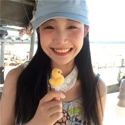 三个摩登女性